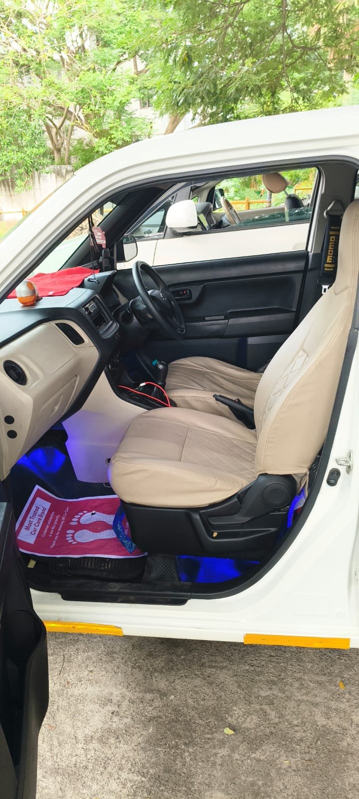 Meenakshi Travels Image 10