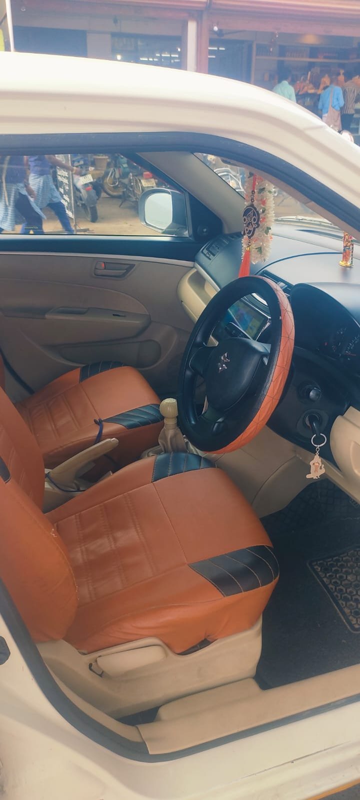 Meenakshi Travels Image 9